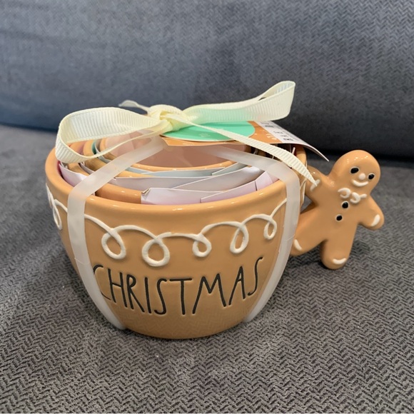 Rae Dunn Christmas Gingerbread Man Measuring Cups (NWT) - Picture 2 of 5